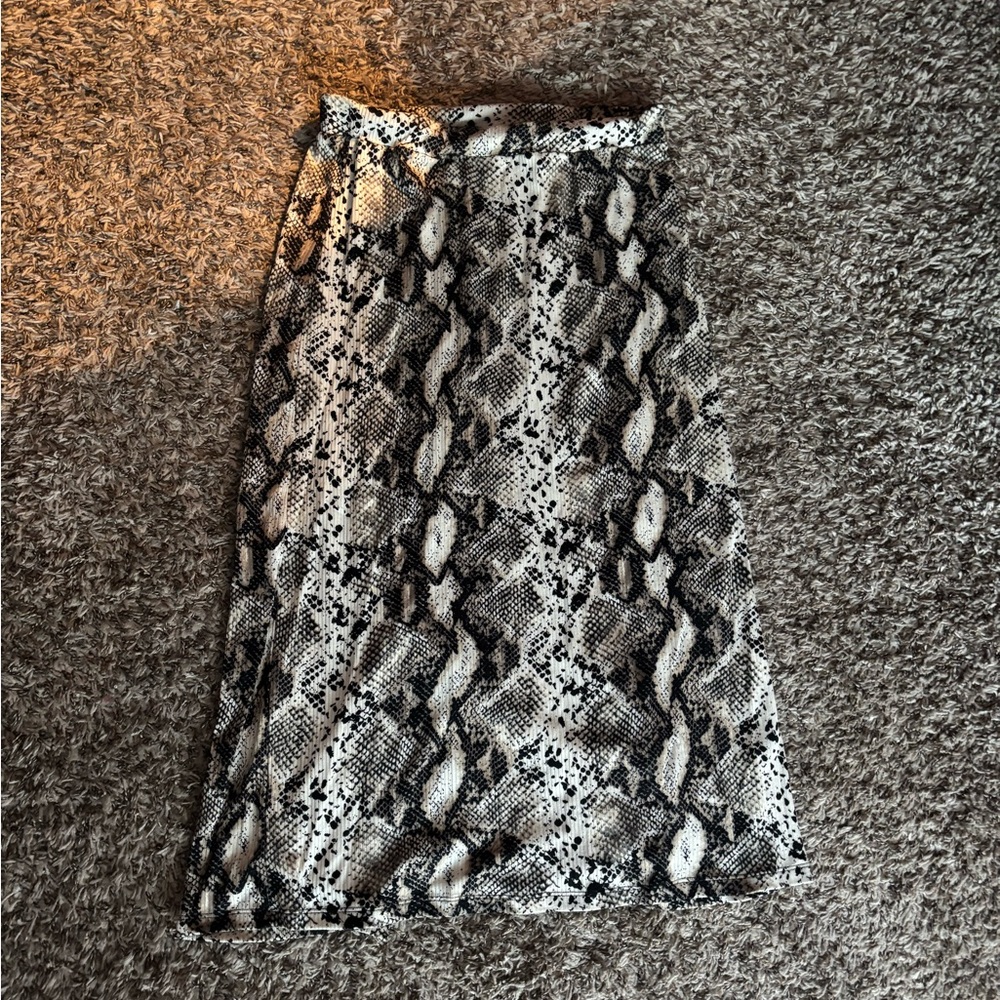 Good Luck Gem Black and White Snake Print Pencil Skirt